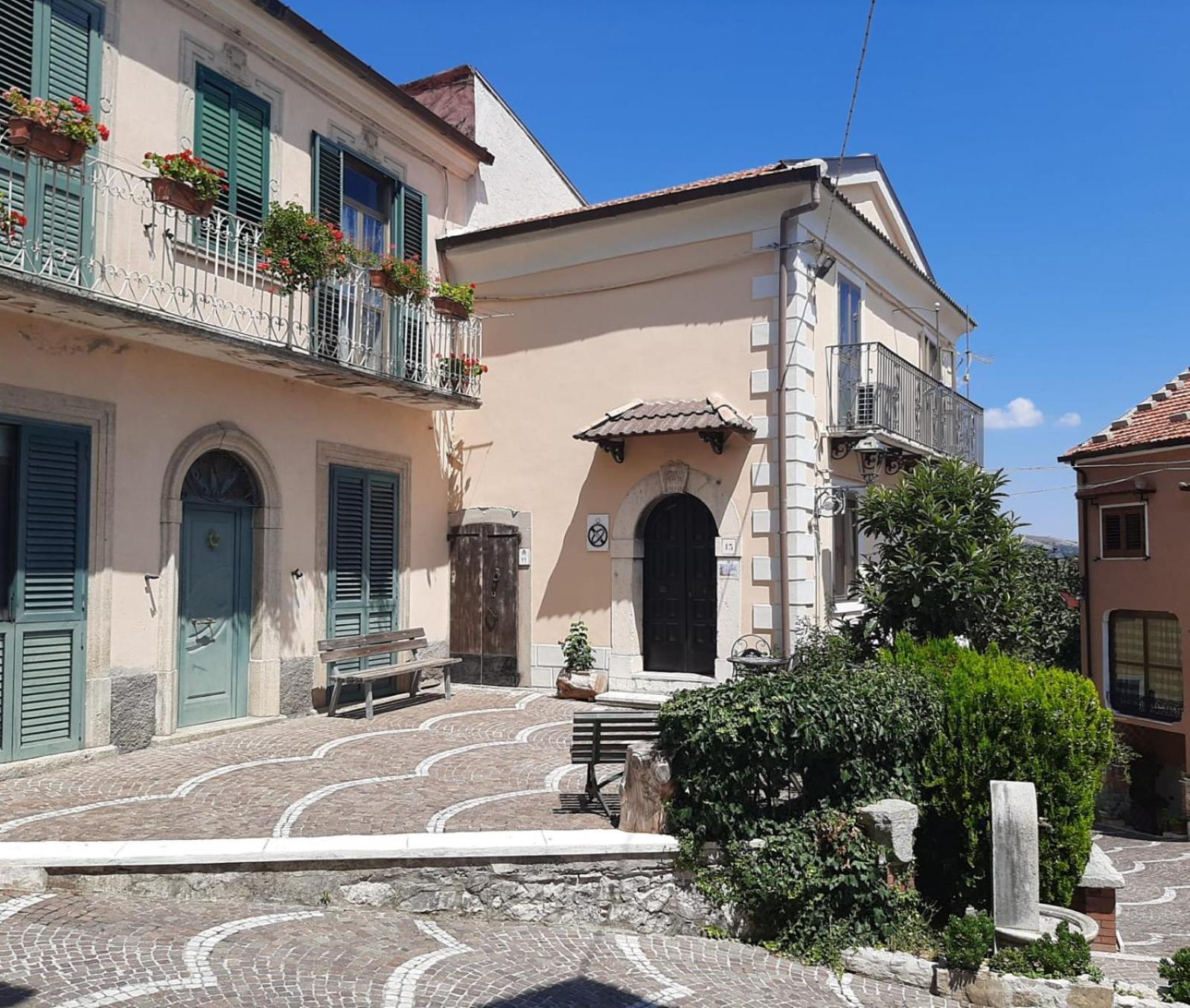 Meridiana Santa Maria del Molise Eksteriør billede